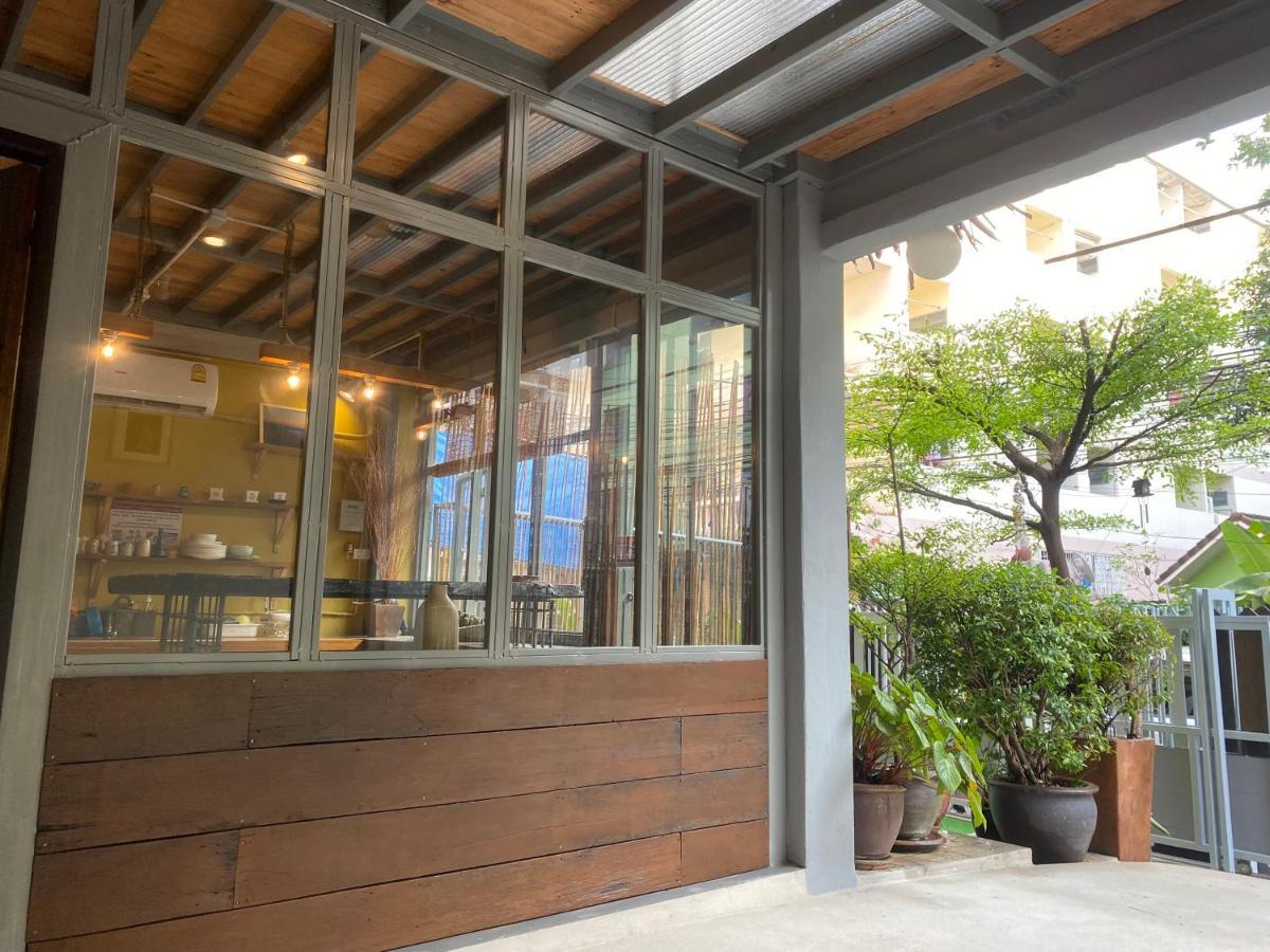 בנגקוק Nesuto Hostel Ramkamhaeng 52 מראה חיצוני תמונה