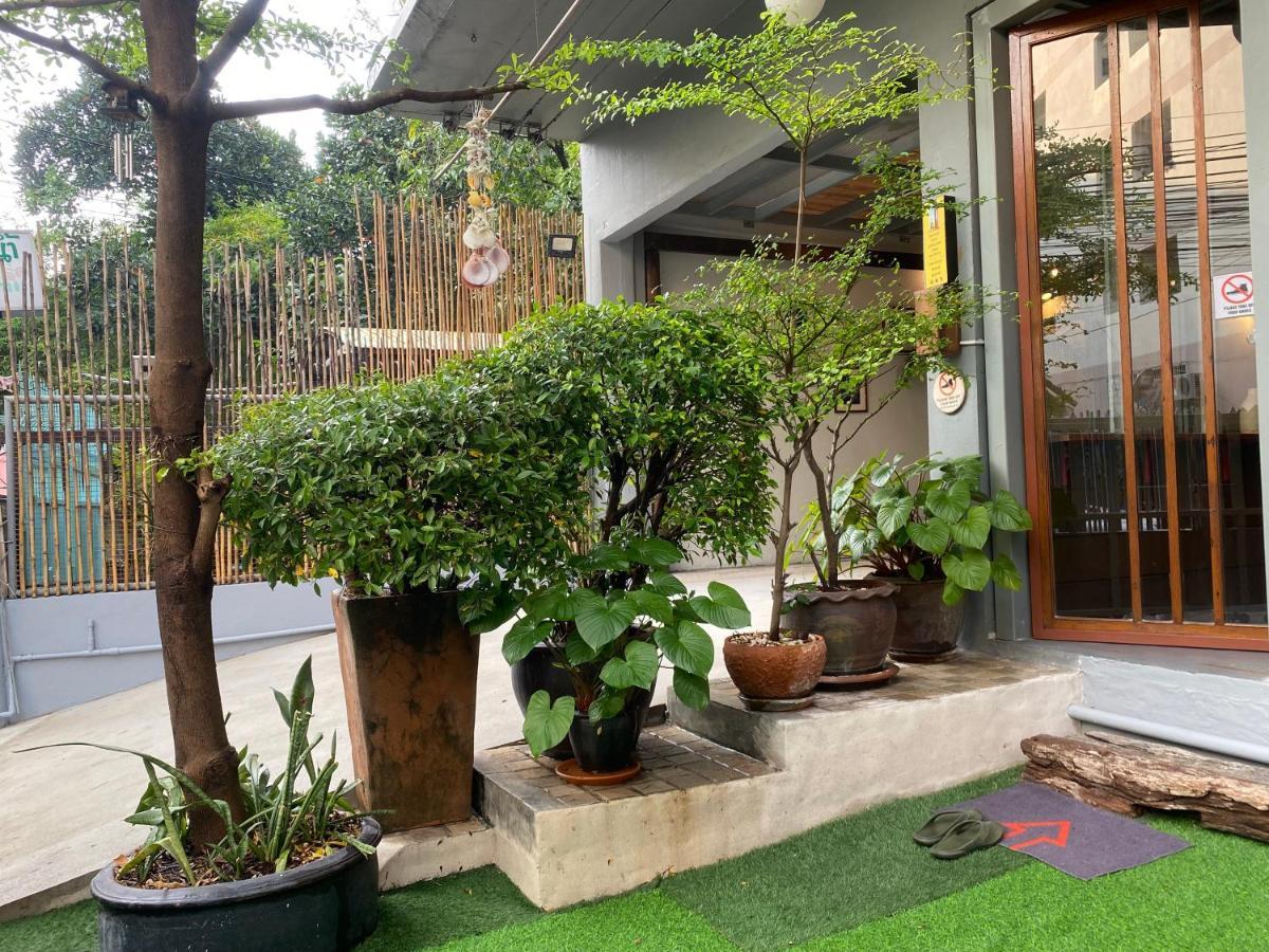 בנגקוק Nesuto Hostel Ramkamhaeng 52 מראה חיצוני תמונה