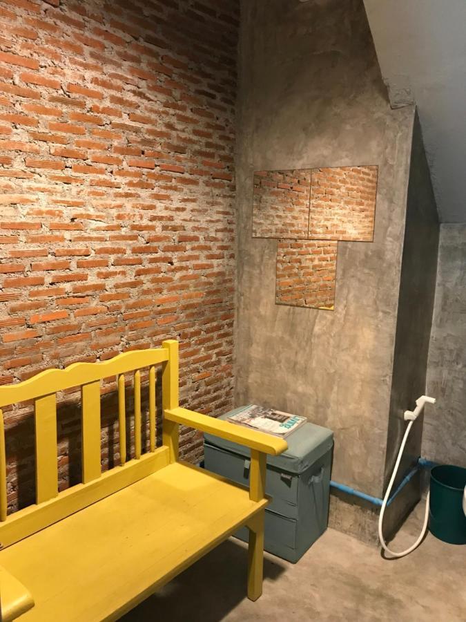 בנגקוק Nesuto Hostel Ramkamhaeng 52 מראה חיצוני תמונה
