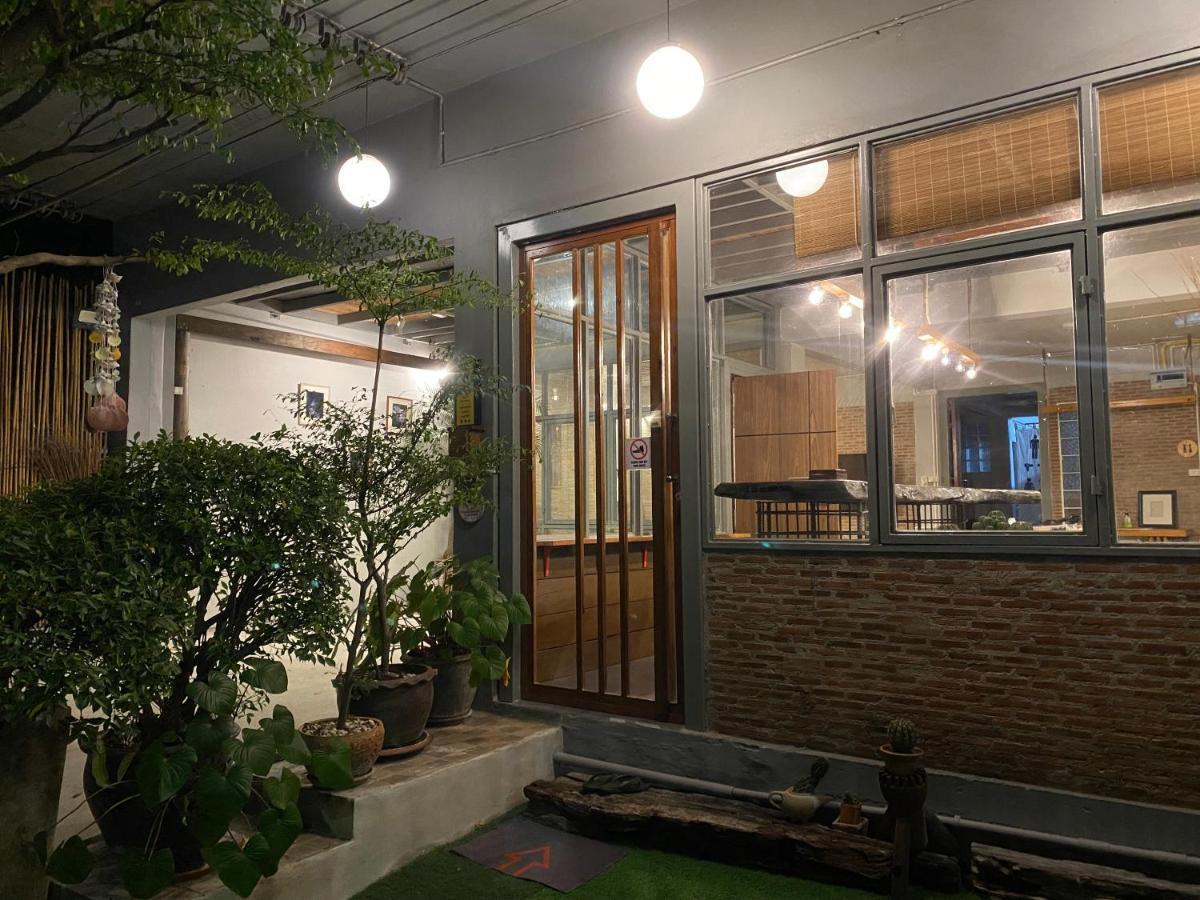 בנגקוק Nesuto Hostel Ramkamhaeng 52 מראה חיצוני תמונה