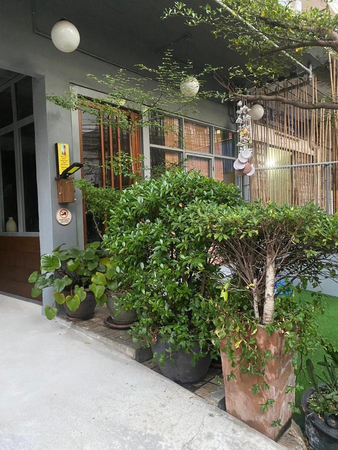 בנגקוק Nesuto Hostel Ramkamhaeng 52 מראה חיצוני תמונה